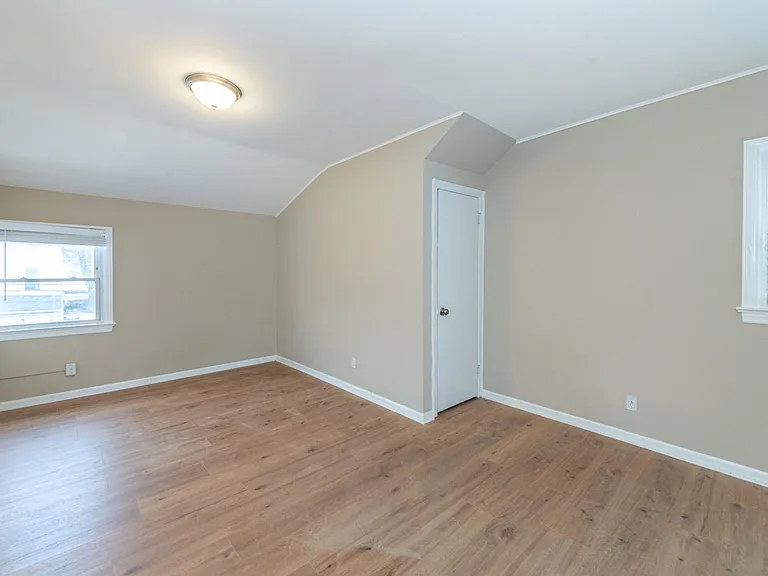73 W Tremont Ter #2 — Photo 3