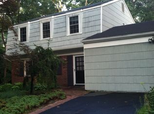 23 Gables Blvd, Setauket, NY 11733