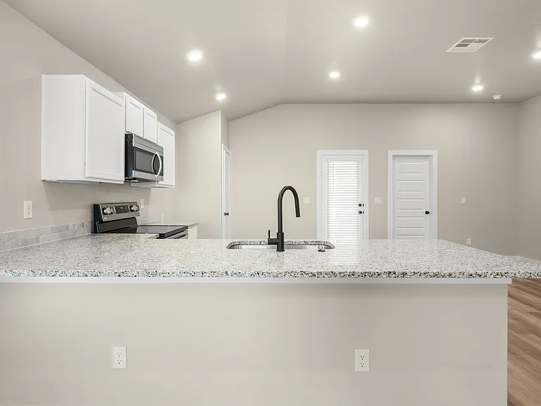 13510 Avenue X — Photo 7