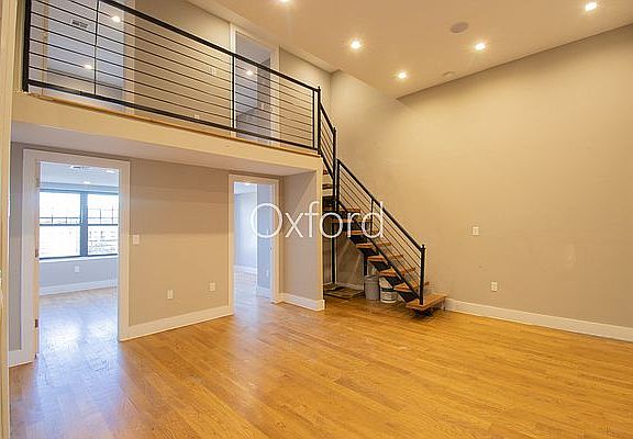 4th image of 243 Jefferson St APT 4R