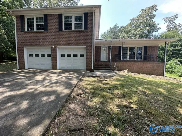 908 Roll Tide Ln NW, Huntsville, AL 35816