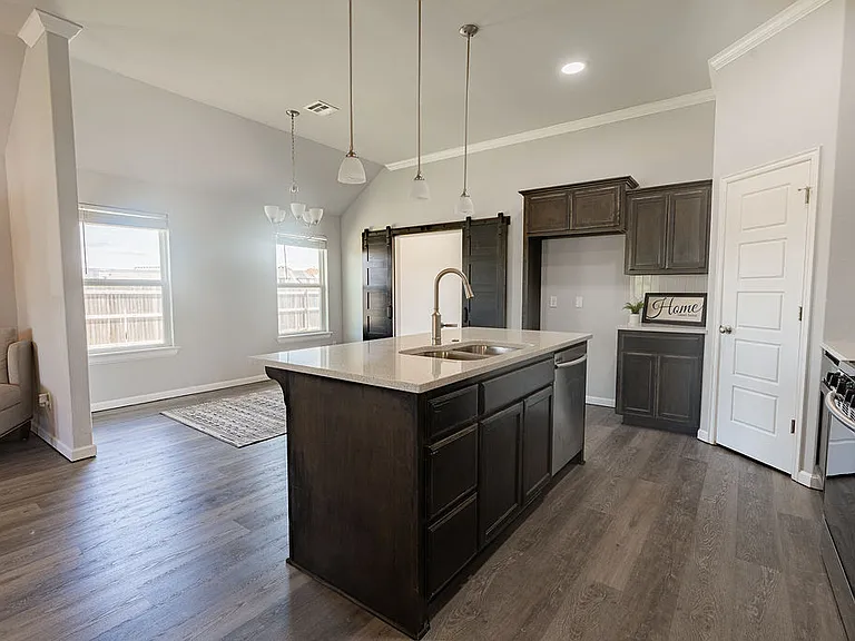 15708 Vermillion Dr — Photo 20