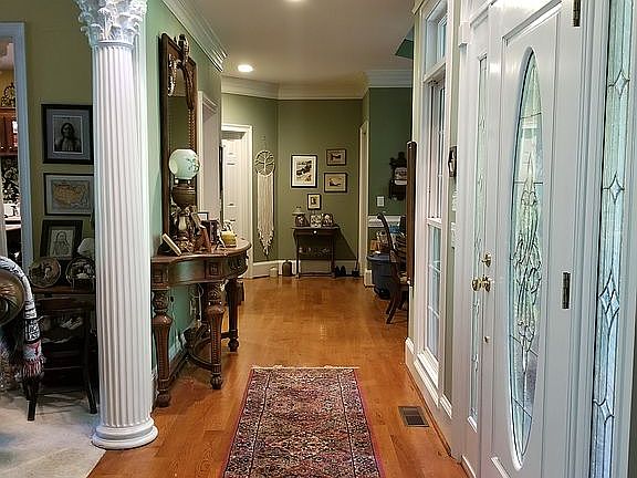 Hallway inside front door 