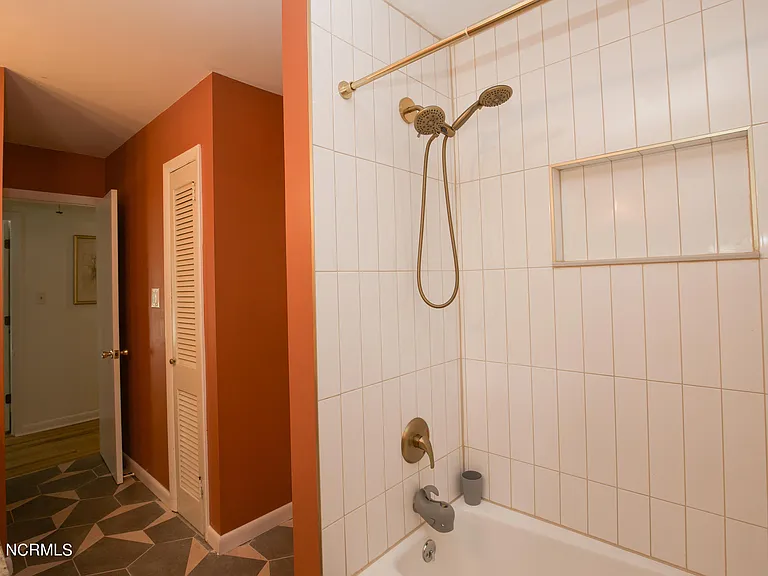 1000 Robinwood Rd — Photo 29
