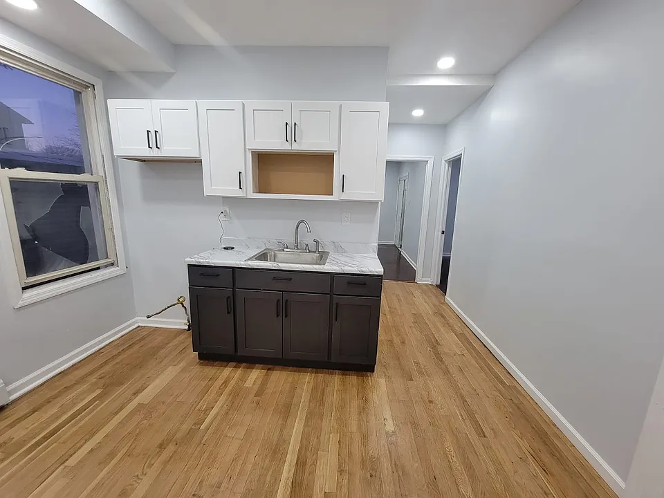 10 Rodwell Ave #1