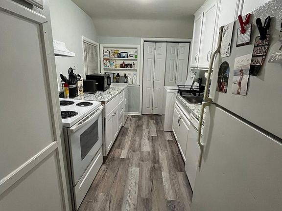 5th image of 34 Greenwood Ave