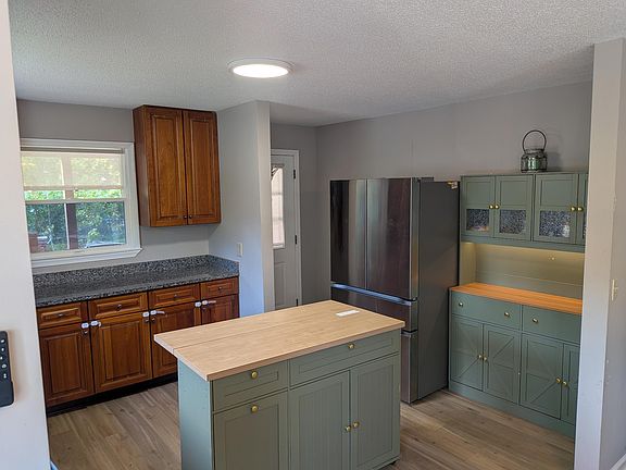 4th image of 46 Serenity Ln