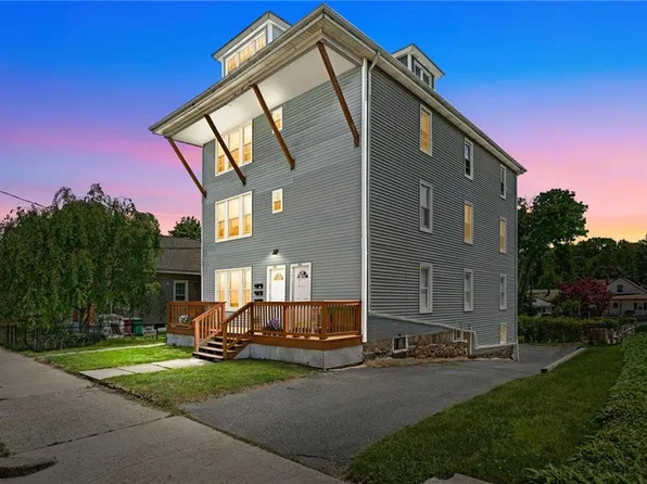 452 Providence St, Woonsocket, RI 02895