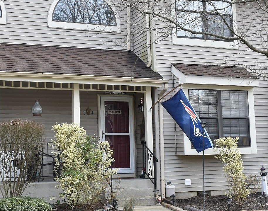 1st image of 904 Arlington Dr
