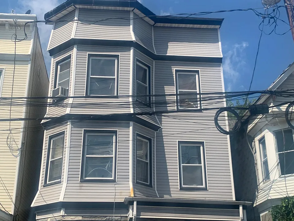 115 Ridgewood Ave #2