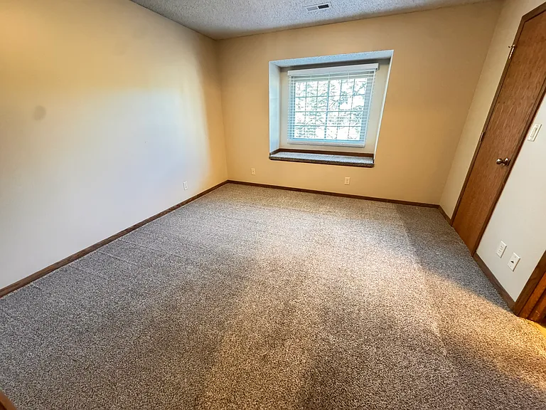 5120 Emerald Dr #12 — Photo 10