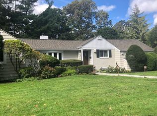 14 Revere Rd, Roslyn Heights, NY 11577