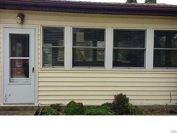 4th image of 4810 Theresa Ln