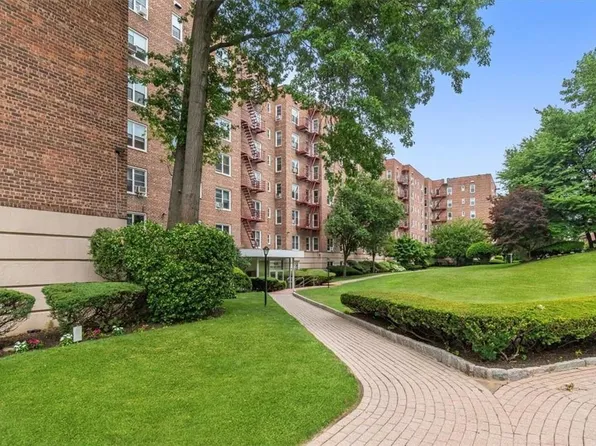 1300 Midland Avenue #A40, Yonkers, NY 10704
