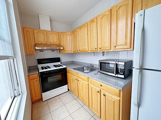 Rented by Brooklyn Property Group LLC | media 2