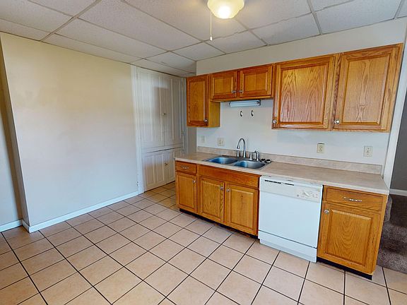 4th image of 609 Grove St