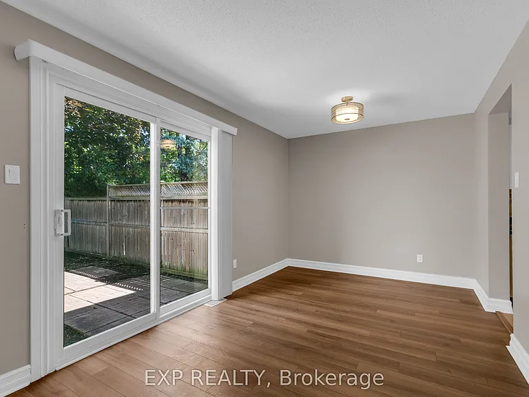 7 Sundback Ln — Photo 9