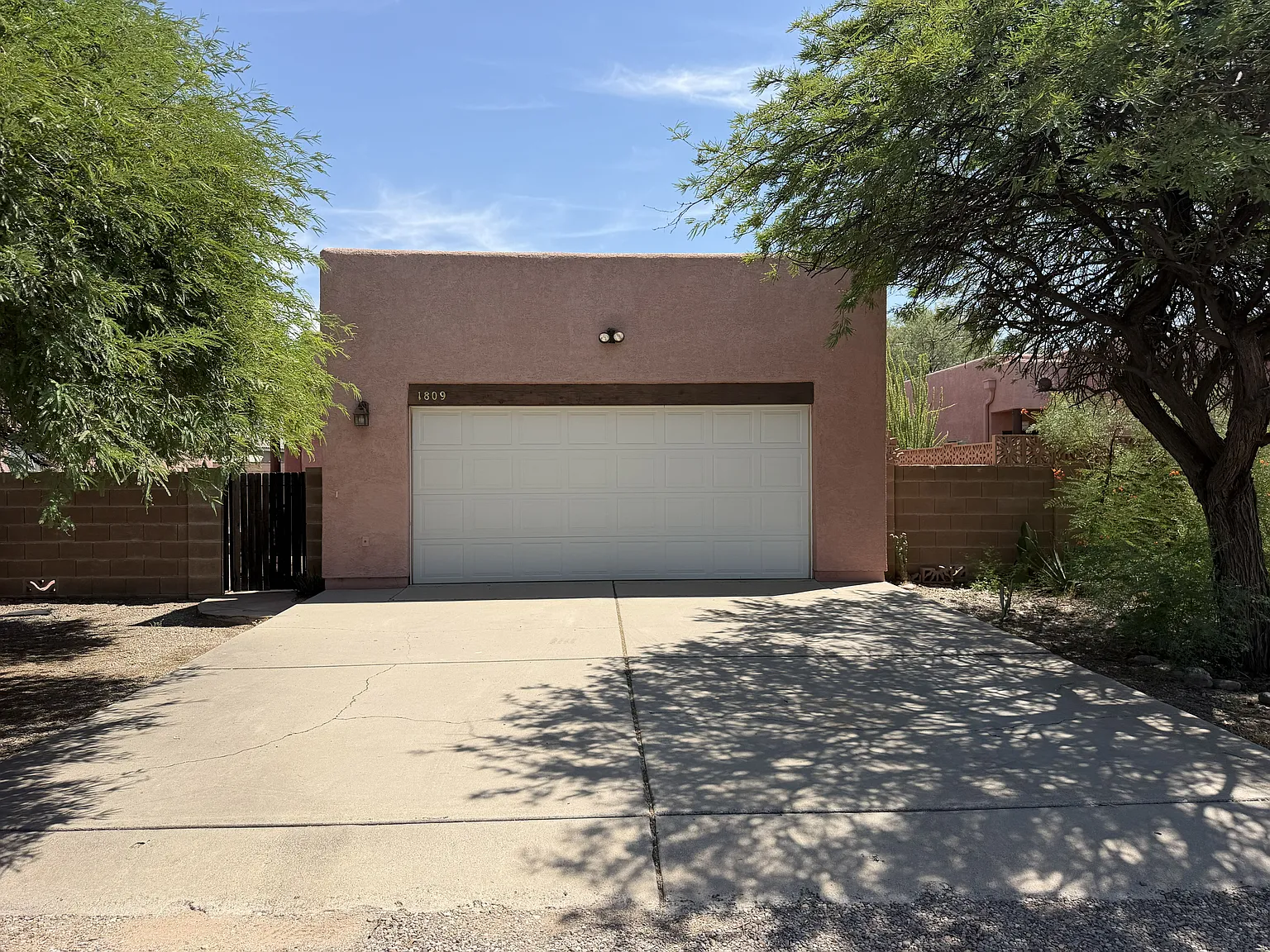 3 bed, 1200 sqft, $1,995 — Photo 2