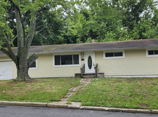 16 Parkway Blvd, Toms River, NJ 08757