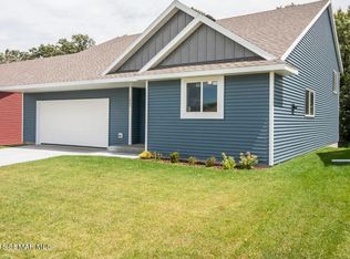 1062 Falcon Rd SE, Rochester, MN 55904