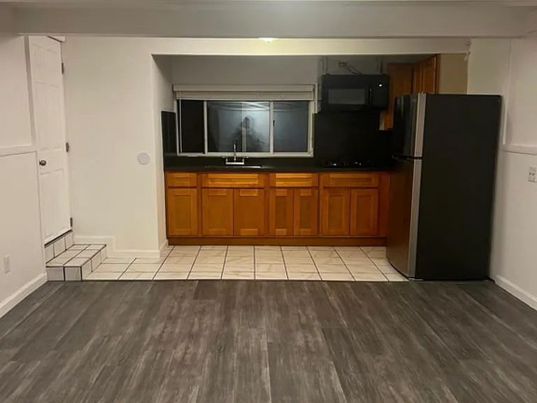 22246 Prospect St #2 — Photo 7