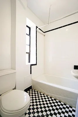 Rented by City Connections Realty | media 44