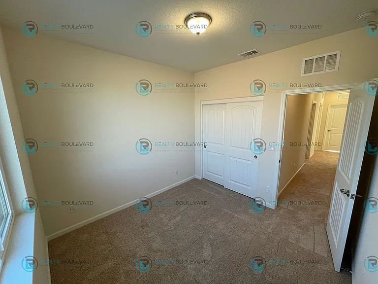 925 W End St — Photo 24