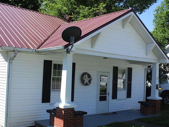 3rd image of 709 Cline St