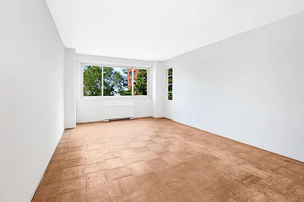 Sold by Re/Max In The City | media 22