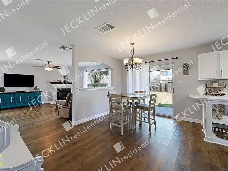 100 David Dr — Photo 5
