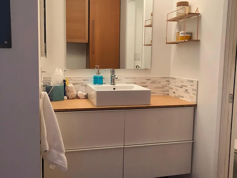 964 Larrabee St #205 — Photo 17