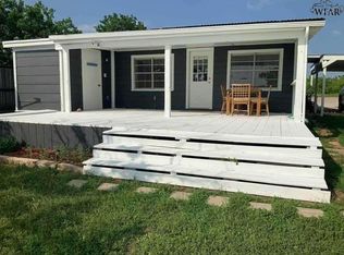 484 Wharton Dr, Seymour, TX 76380