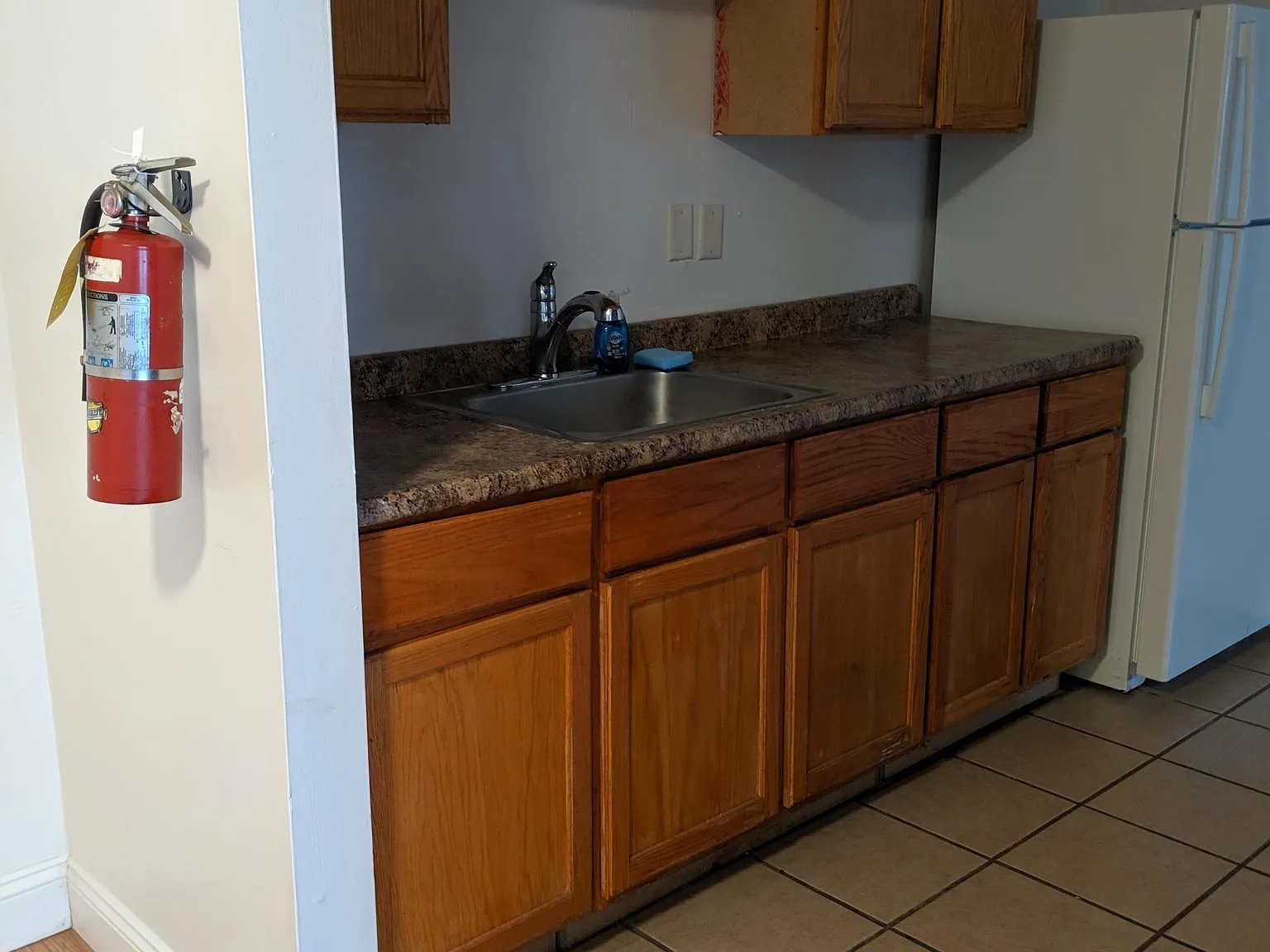 3 bed, 1050 sqft, $2,000 — Photo 3