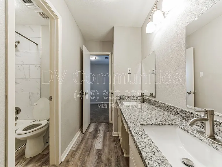 700 Meadowglen Dr — Photo 16