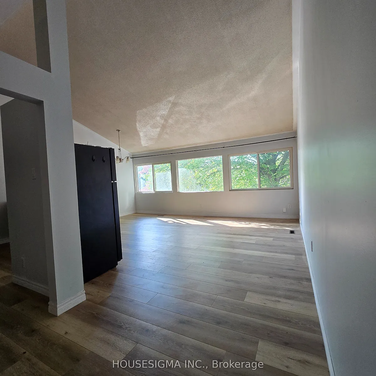Building Photo - 110 Overlea Dr