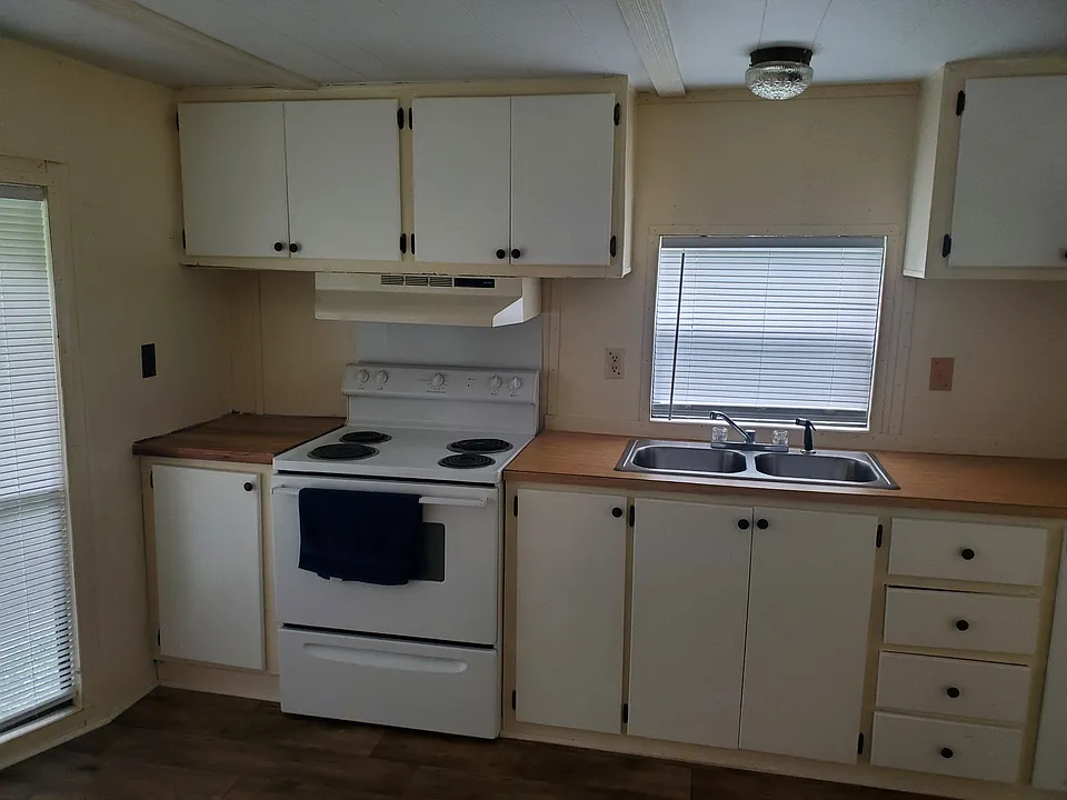 1109 Andrea Dawn Ln