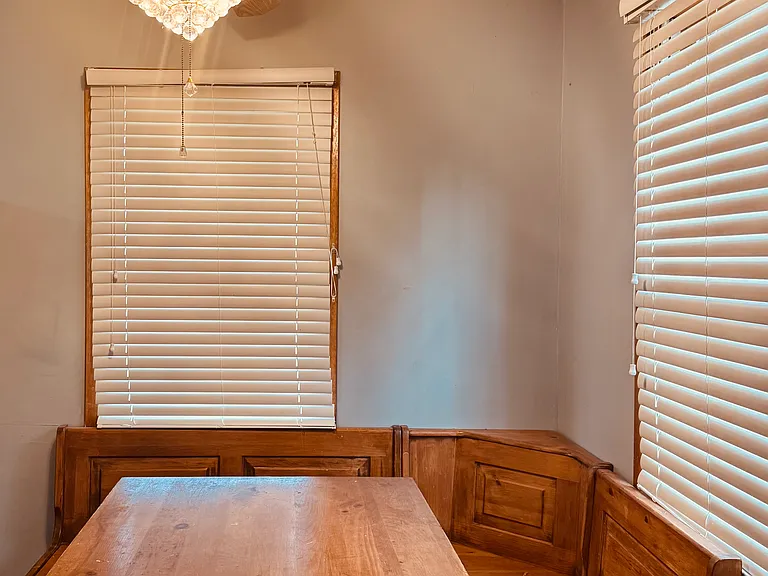 16 Ventura Ave — Photo 3