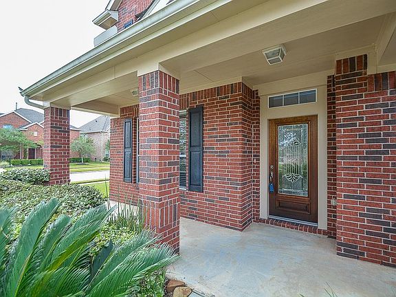 3rd image of 18403 Shallow Oak Ct