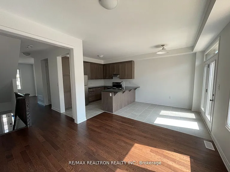 1380 William Halton Pkwy W — Photo 6