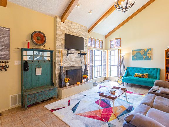 5th image of 3104 La Tierra Dr