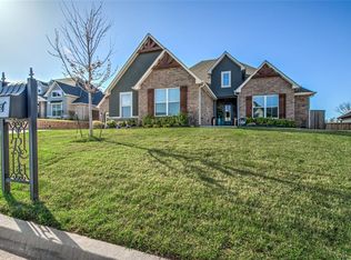 8109 Grass Creek Dr, Edmond, OK 73034