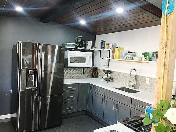 3rd image of 14815 Cerritos Ave Spc 40