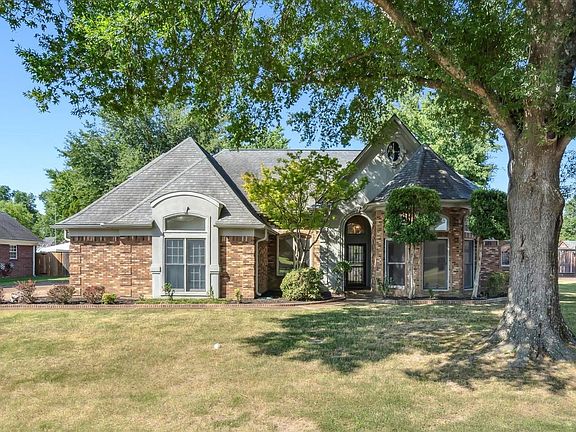 2nd image of 3367 Sara Woods Dr