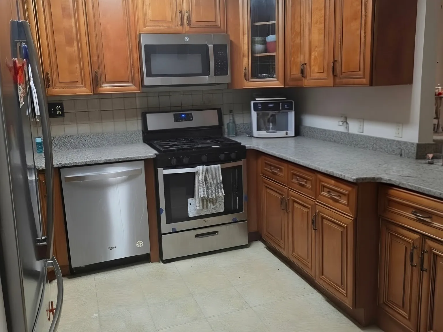 3 bed, 2.5 bath, 2206 sqft, $3,500 — Photo 3
