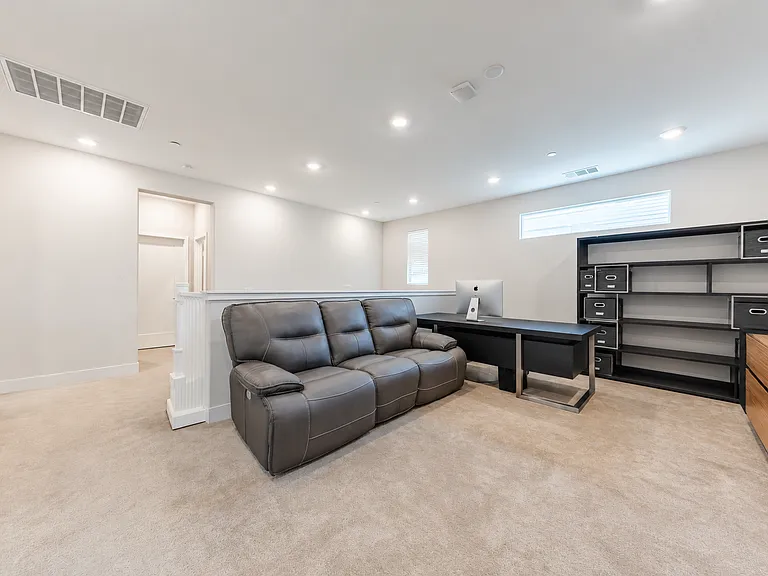 387 Sawbuck — Photo 27