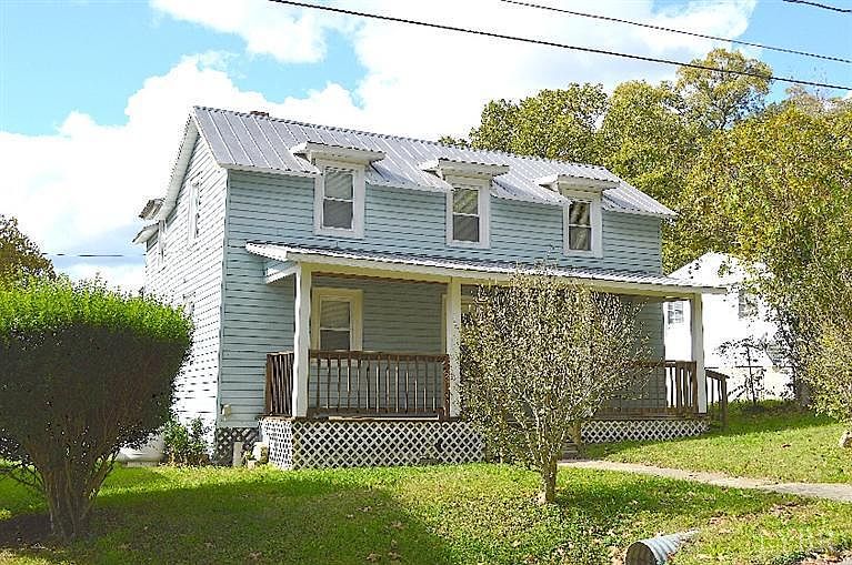 1st image of 218 Church St