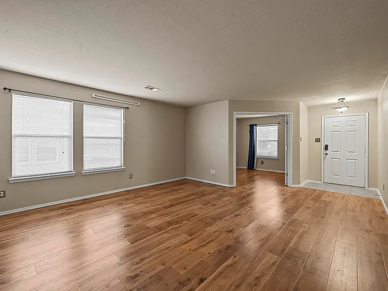 12482 Shepherds Hill Ln — Photo 2