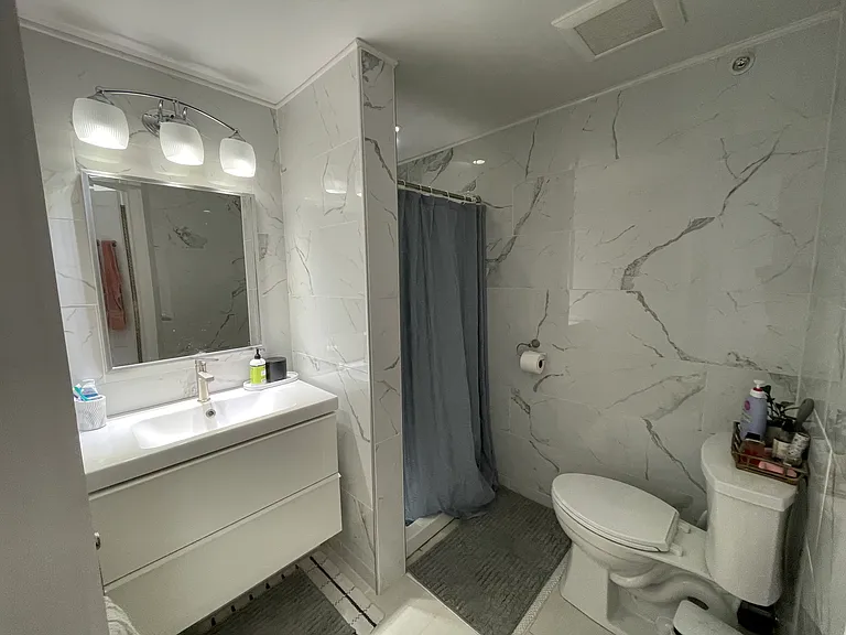15 W River St #3C — Photo 10