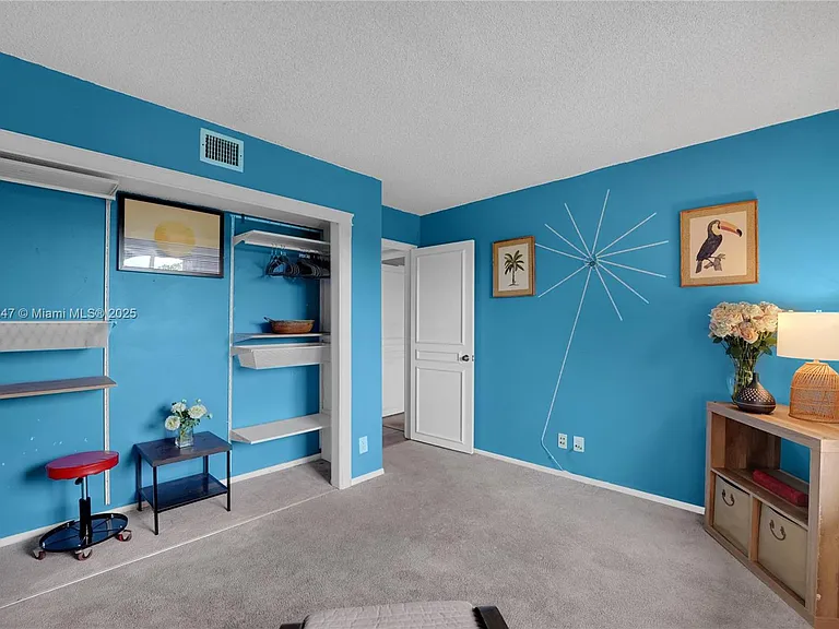 2737 S Oakland Forest Dr #204 — Photo 16
