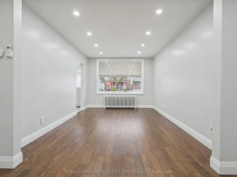 21 Holbrooke Ave — Photo 6
